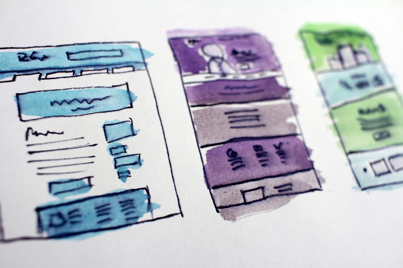 Website sketches: the first screen establishes the order of understanding.