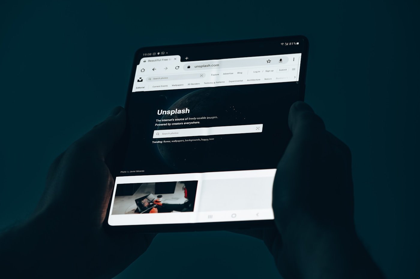 Browsing on a folding screen: usable widths go beyond two device classes.